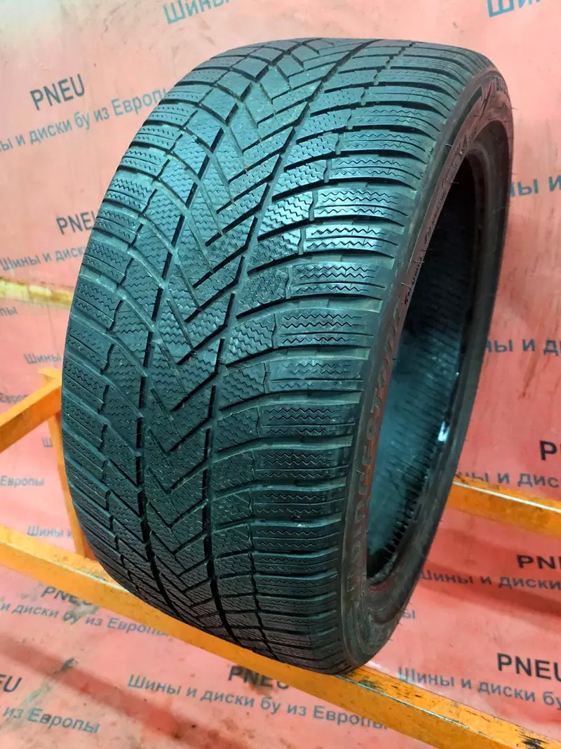 Б/у шина 255/40 R18 Bridgestone Blizzak LM-005