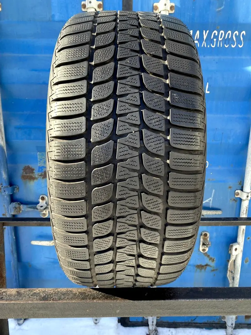 Б/у шина 255/40 R18 Bridgestone Blizzak LM25