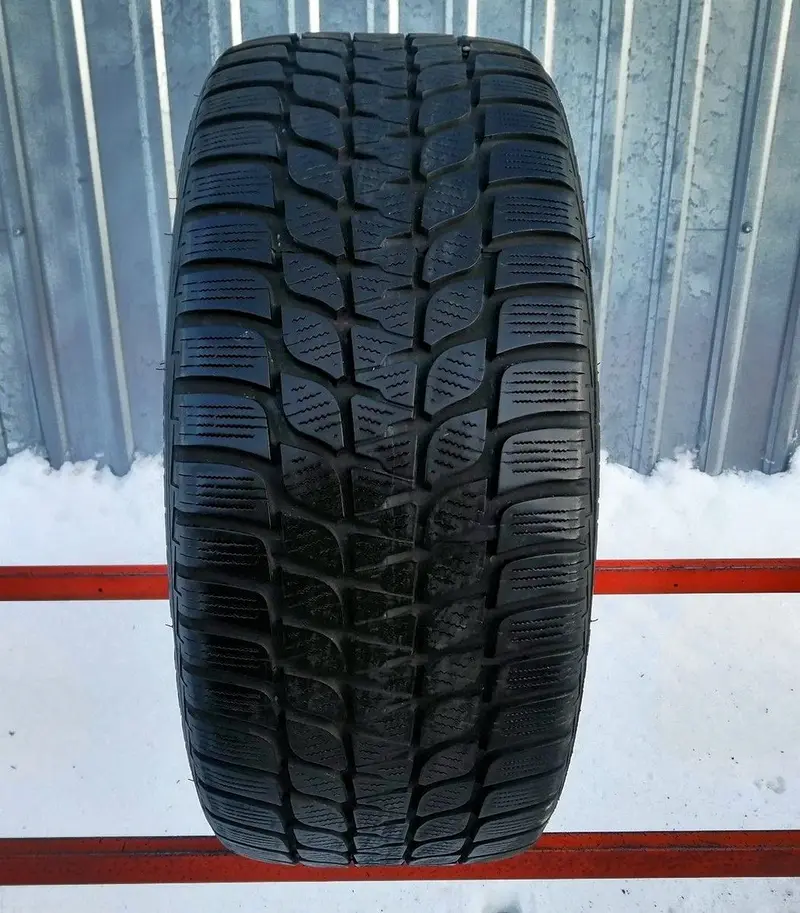 Б/у шина 255/40 R18 Bridgestone Blizzak LM25