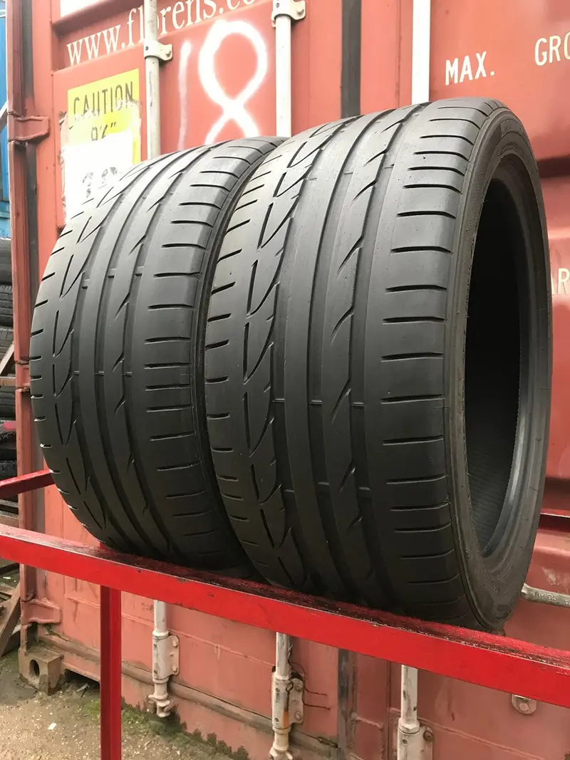 Пара б/у шин 255/40 R18 Bridgestone Potenza S001 RFT
