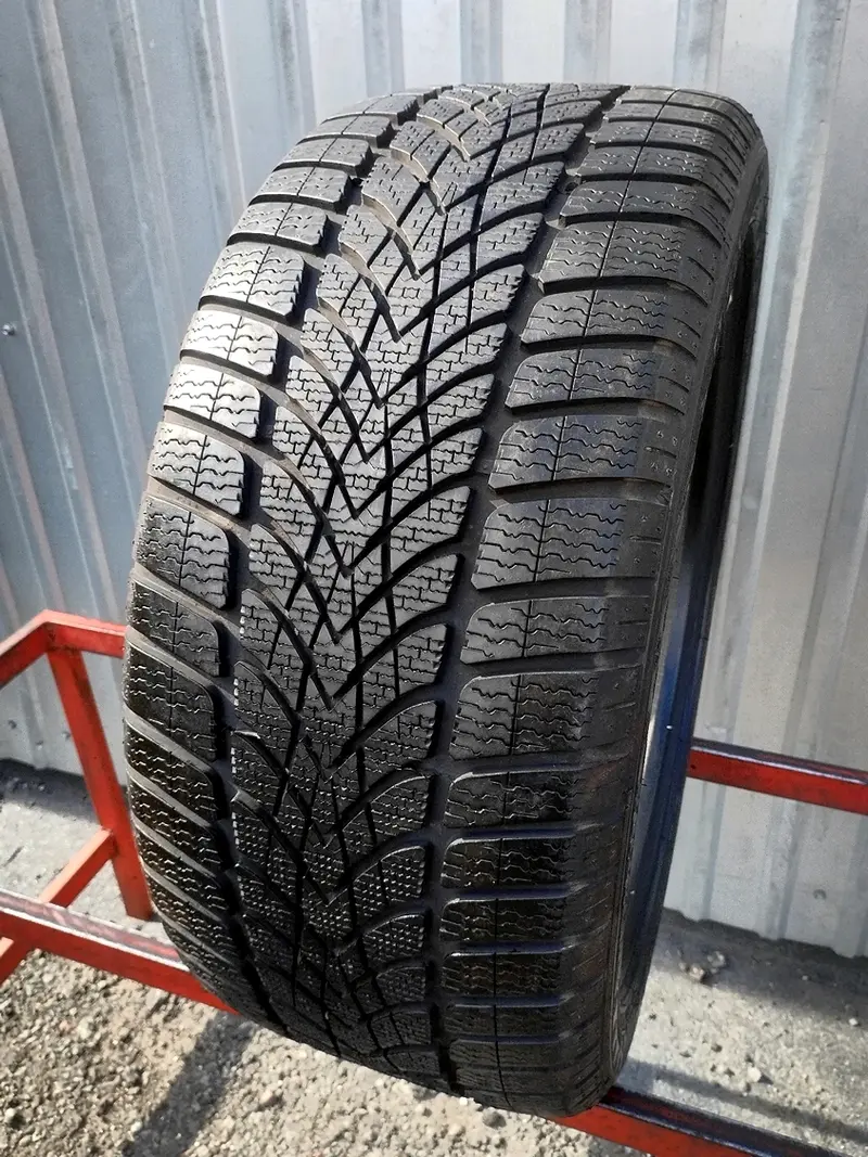 Б/у шина 255/40 R18 Dunlop SP Winter Sport 4D, фото 1