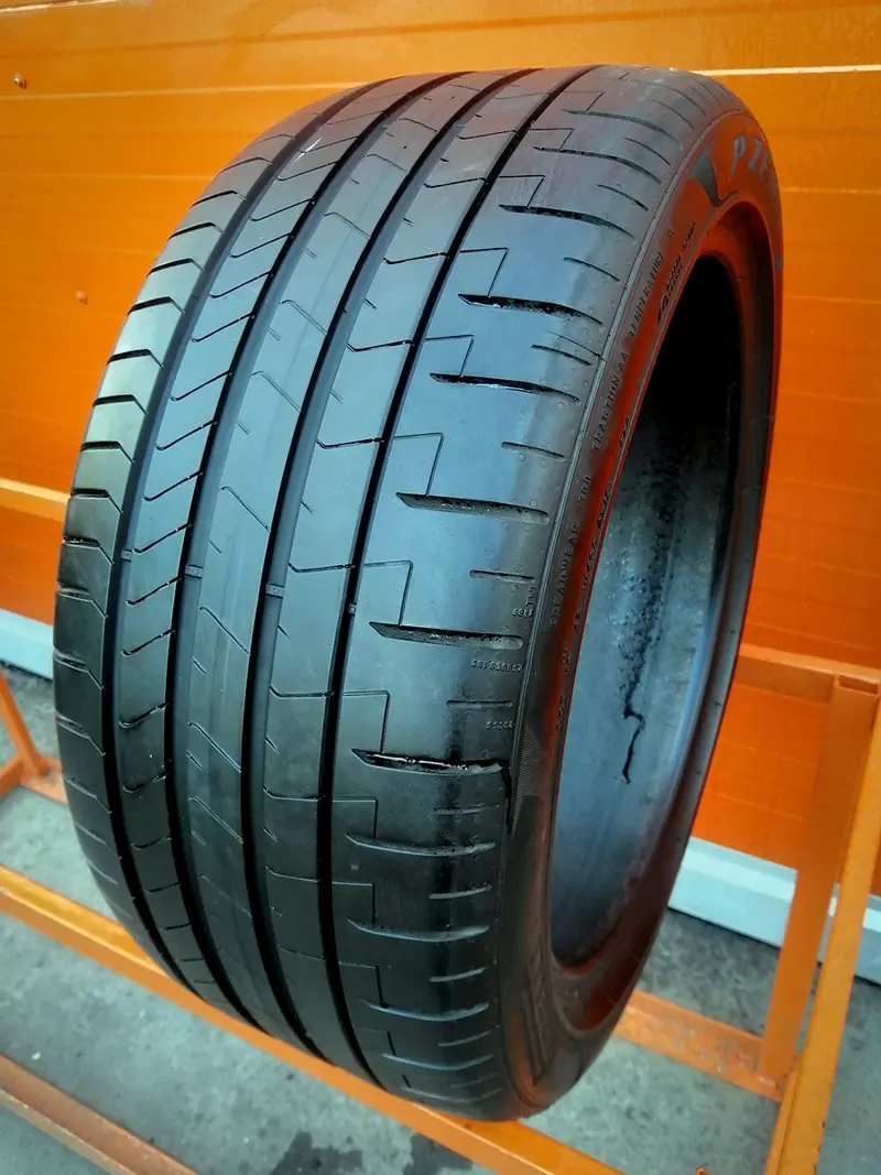 Б/у шина 255/40 R18 Pirelli P Zero PZ4