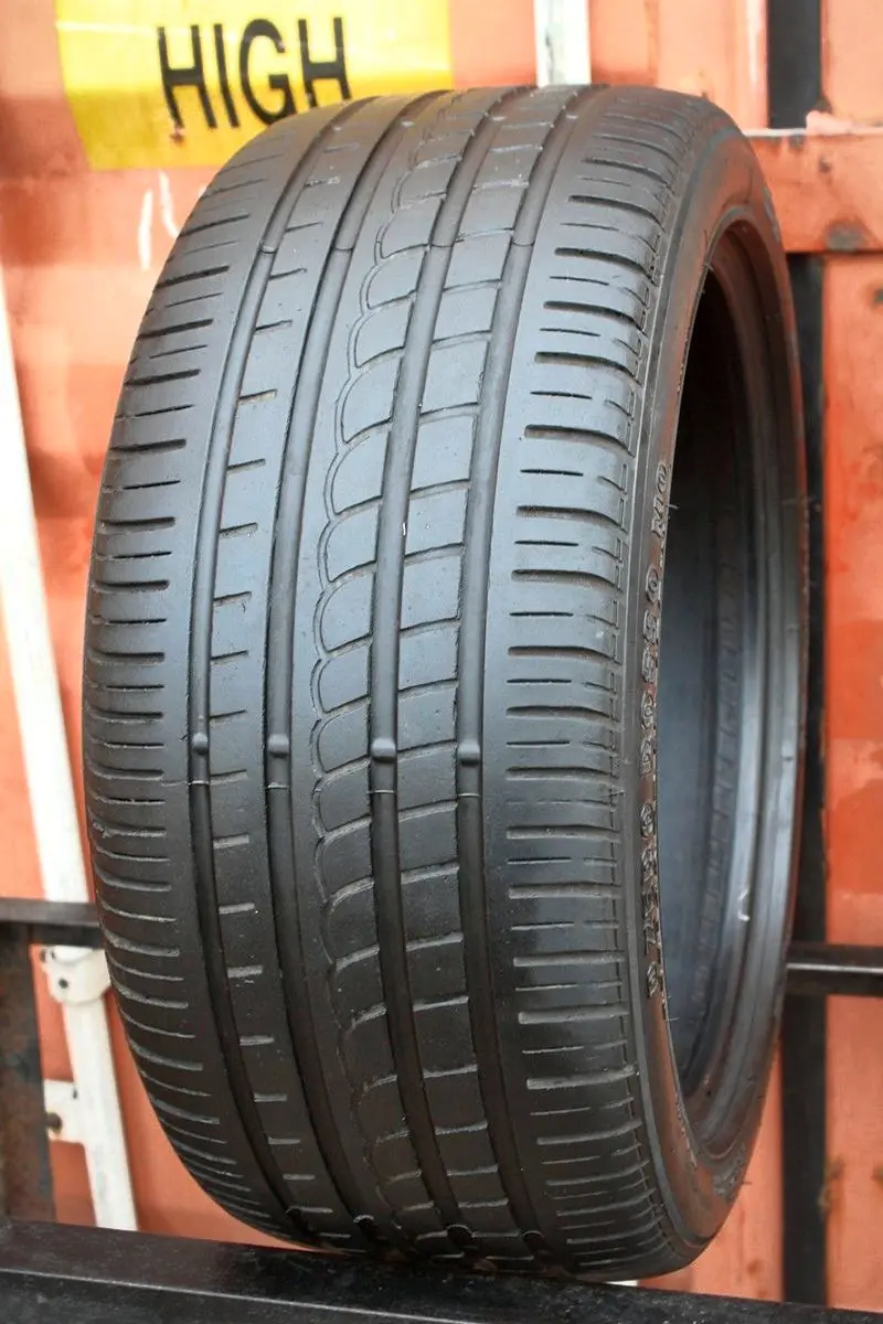 Б/у шина 255/40 R18 Pirelli P Zero Rosso, фото 1