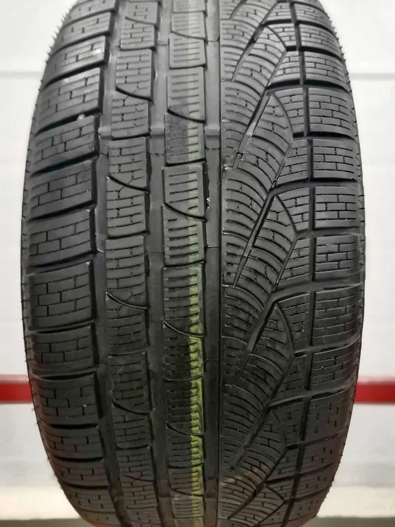 Б/у шина 255/40 R18 Pirelli Winter 210 Sottozero 2 RunFlat
