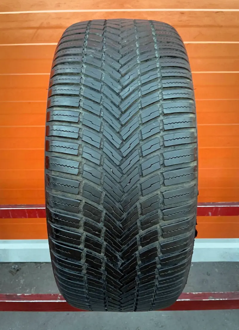 Б/у шина 255/40 R19 Bridgestone Weather Control A005, фото 1
