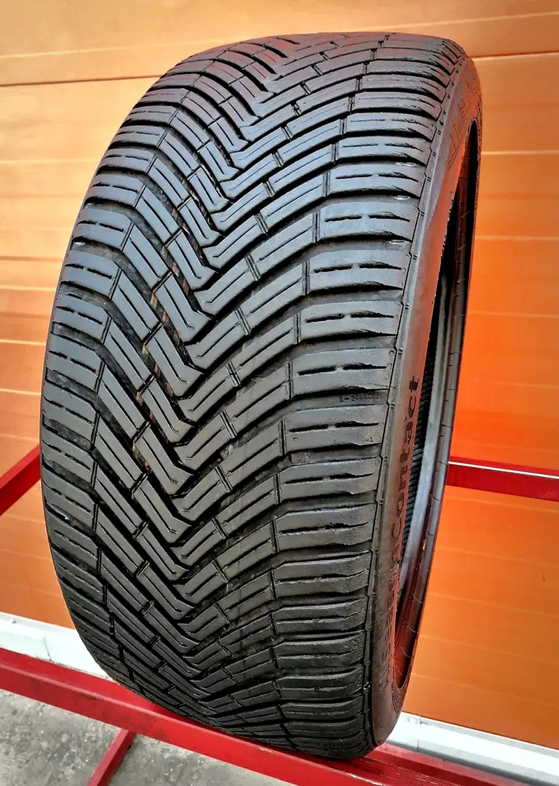 Б/у шина 255/40 R19 Continental AllSeasonContact