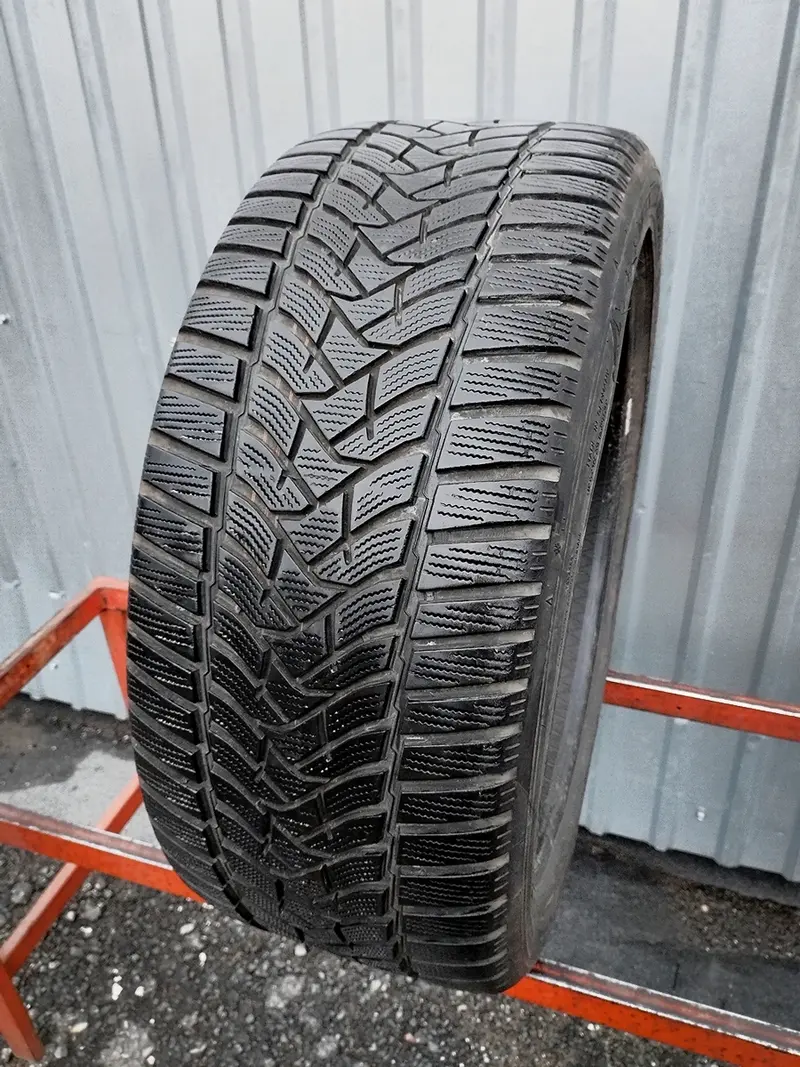 Б/у шина 255/40 R19 Dunlop Winter Sport 5