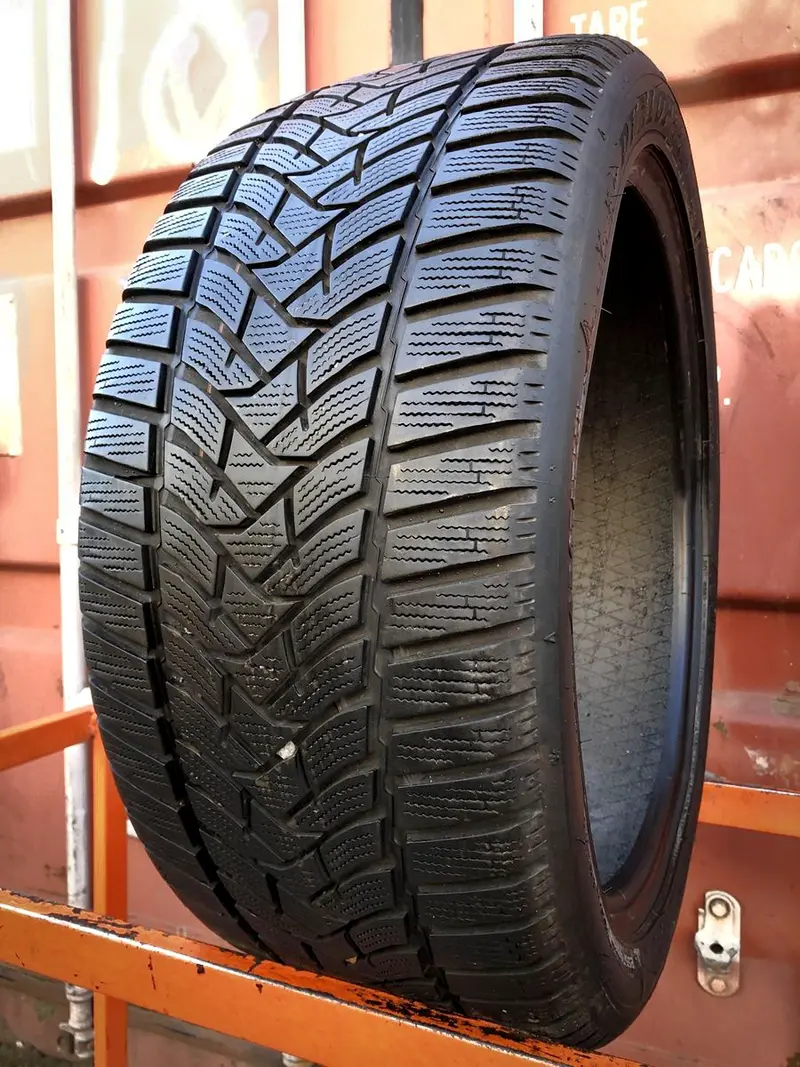 Б/у шина 255/40 R19 Dunlop Winter Sport 5