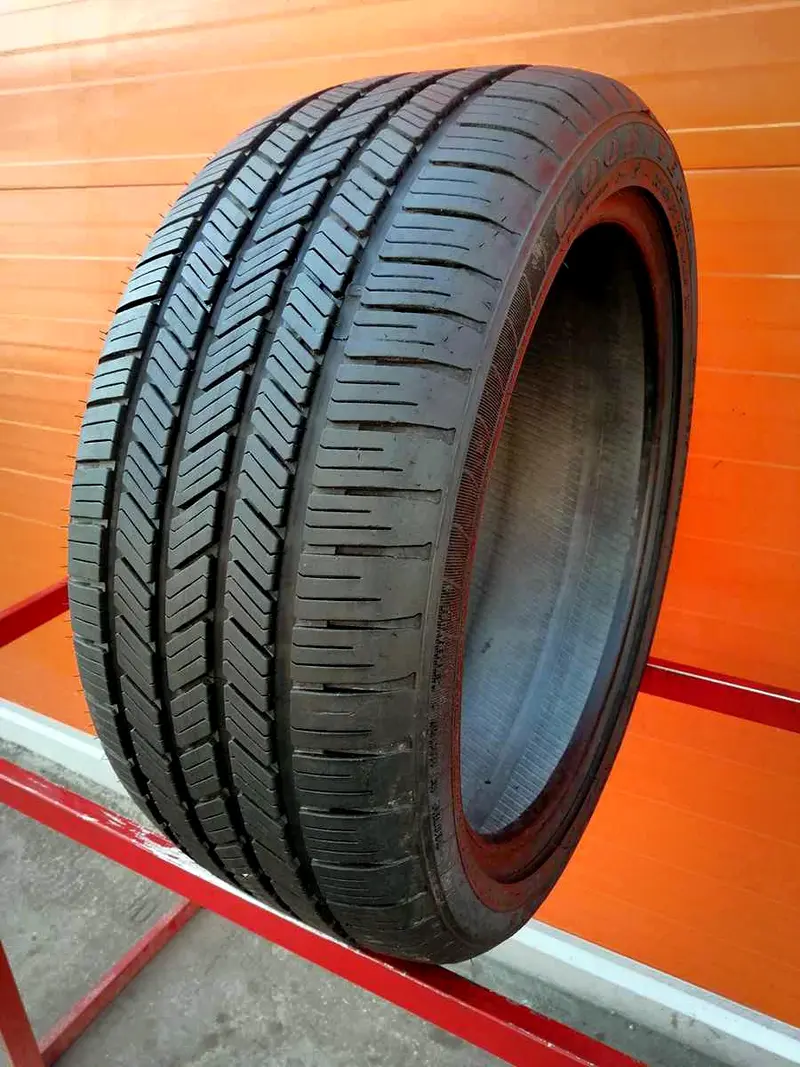 Б/у шина 255/40 R19 Goodyear Eagle LS2