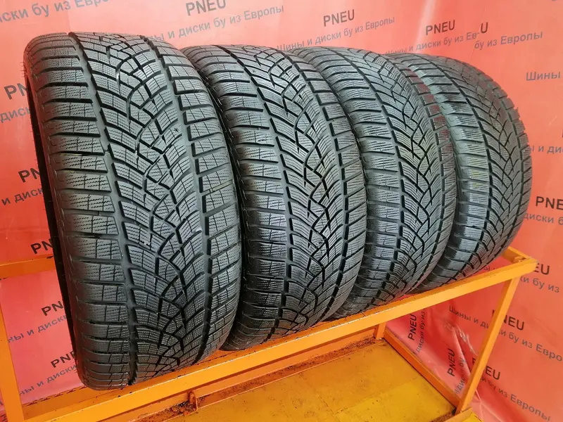 Комплект б/у шин 255/40 R19 Goodyear Ultra Grip Perfomance GEN-1