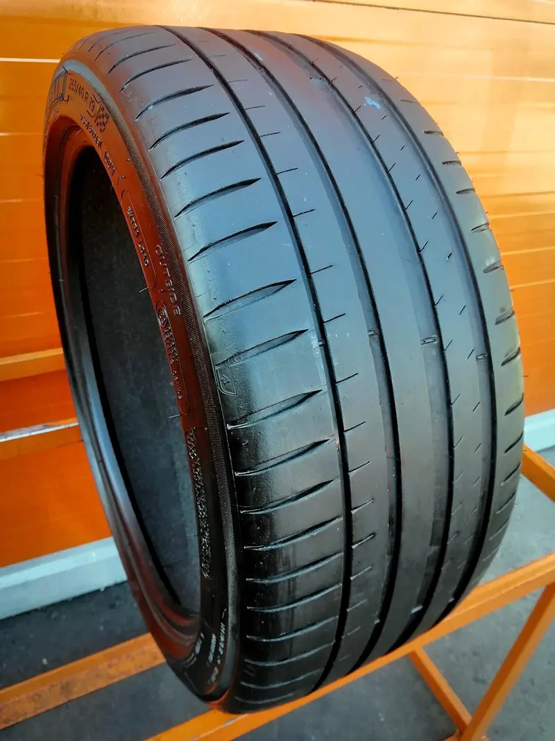 Б/у шина 255/40 R19 Michelin Pilot Sport 4
