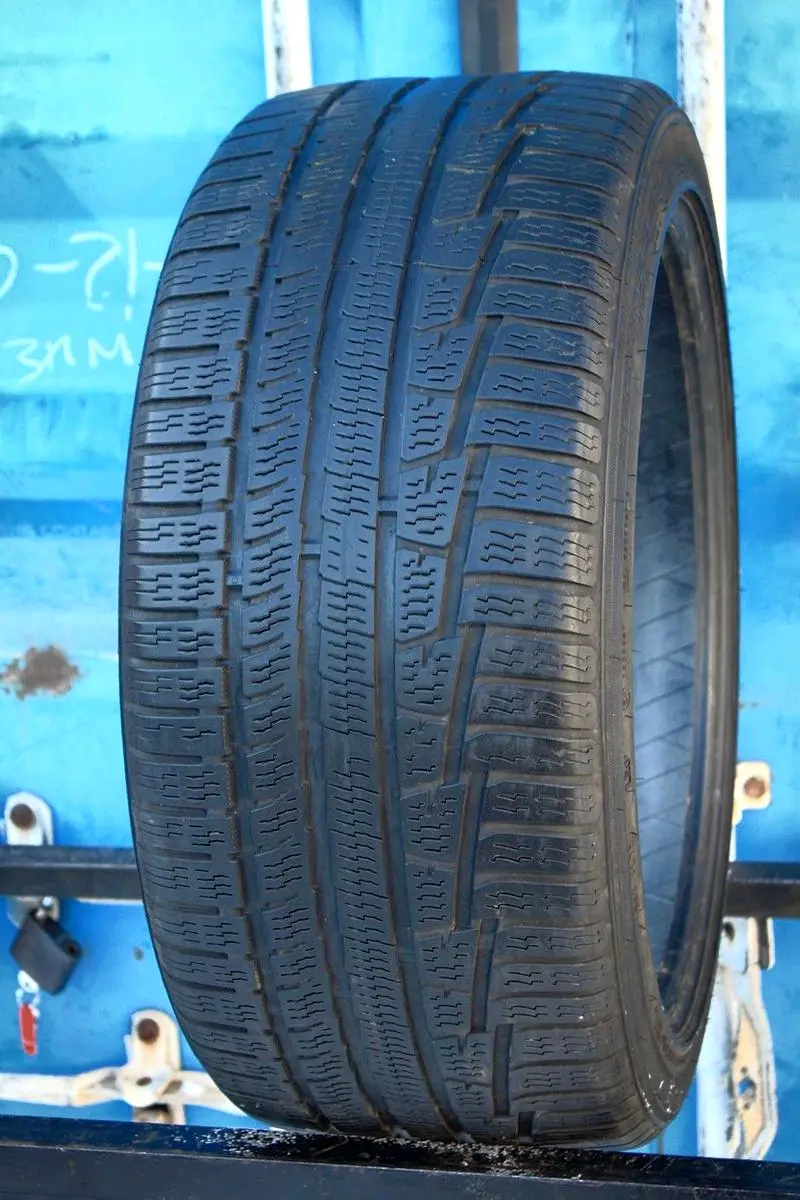 Б/у шина 255/40 R19 Nokian WR A3