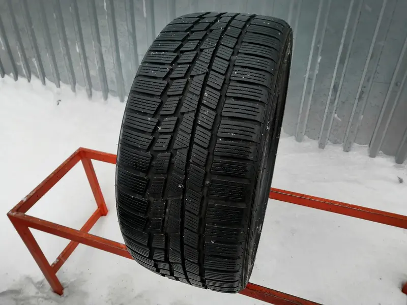 Б/у шина 255/40 R19 Nokian WR G2