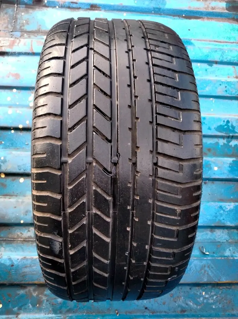 Б/у шина 255/40 R19 Pirelli P Zero Asimmetrico