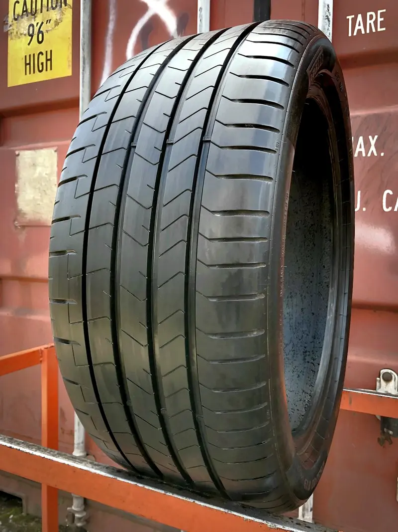 Б/у шина 255/40 R19 Pirelli P Zero PZ4, фото 1