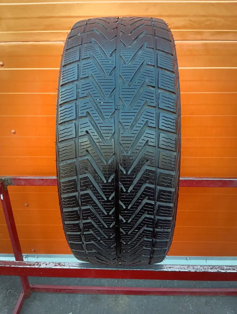 Б/у шина 255/40 R19 Vredestein Wintrac Xtreme