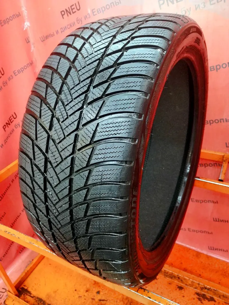 Б/у шина 255/40 R20 Bridgestone Blizzak LM-001