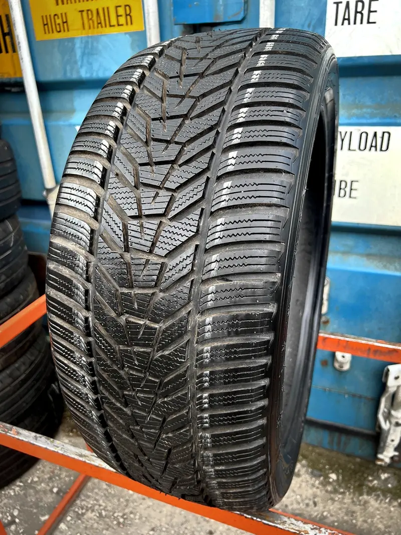 Б/у шина 255/40 R20 Hankook Winter I cept Evo3 W330