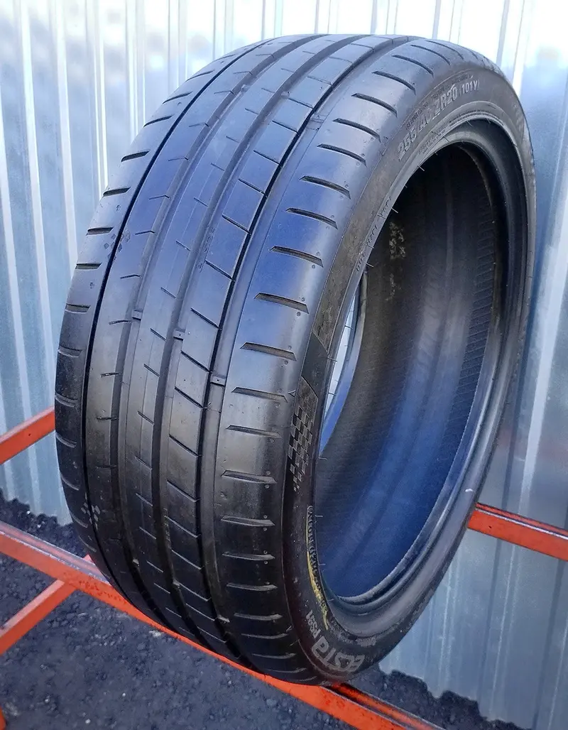 Б/у шина 255/40 R20 Kumho Ecsta PS91