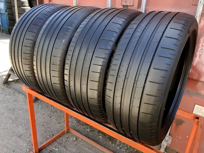 Комплект б/у шин 255/40 R20 Pirelli P Zero PZ4