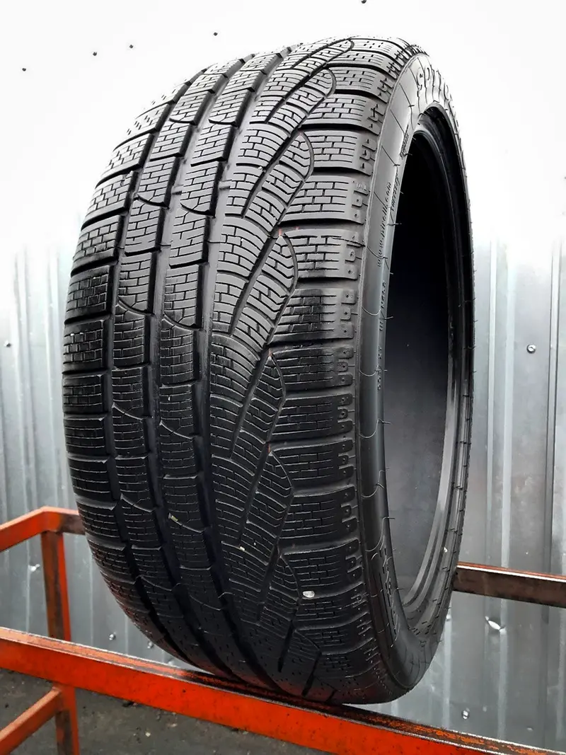 Б/у шина 255/40 R20 Pirelli Winter 240 Sottozero 2