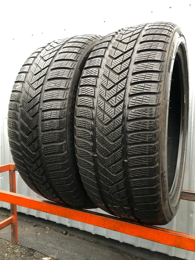 Пара б/у шин 255/40 R20 Pirelli Winter Sottozero 3