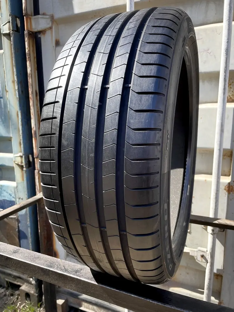 Б/у шина 255/40 R21 Pirelli P Zero PZ4, фото 1