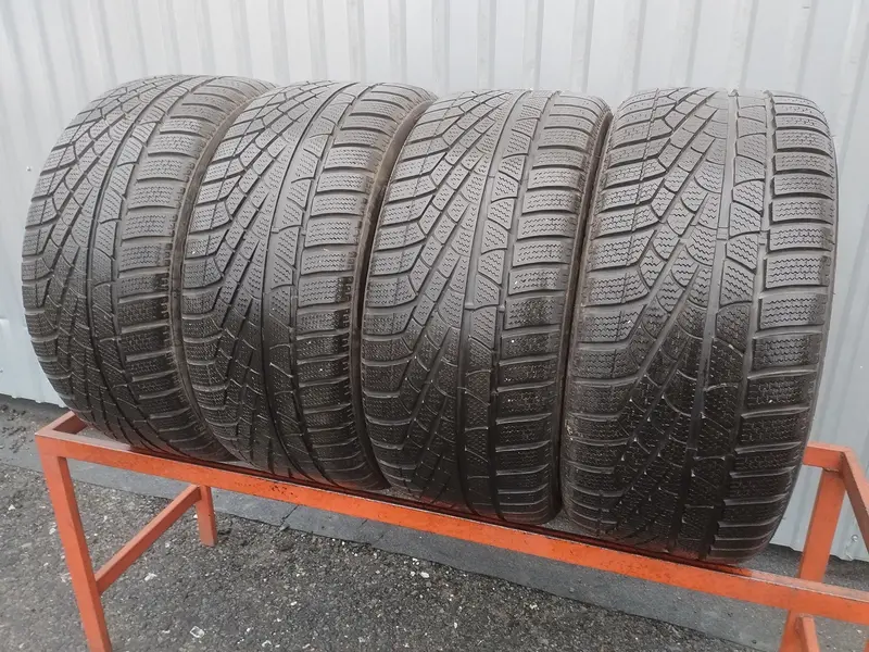 Комплект б/у шин 255/45 R17 Pirelli Winter 240 Sottozero
