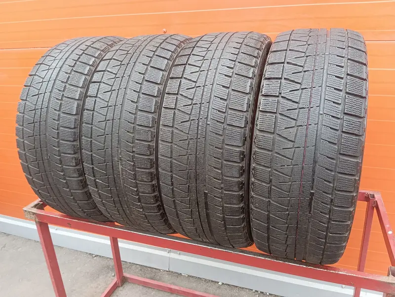 Комплект б/у шин 255/45 R18 Bridgestone Blizzak Revo GZ