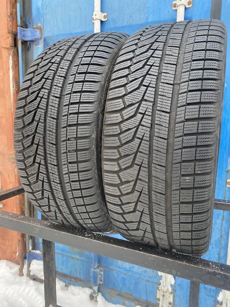 Пара б/у шин 255/45 R18 Hankook Winter I Cept Evo2 W320