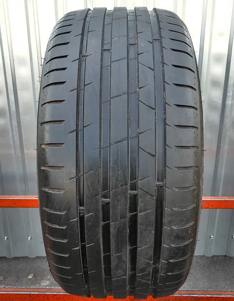 Б/у шина 255/45 R18 Nokian Hakka Black 2