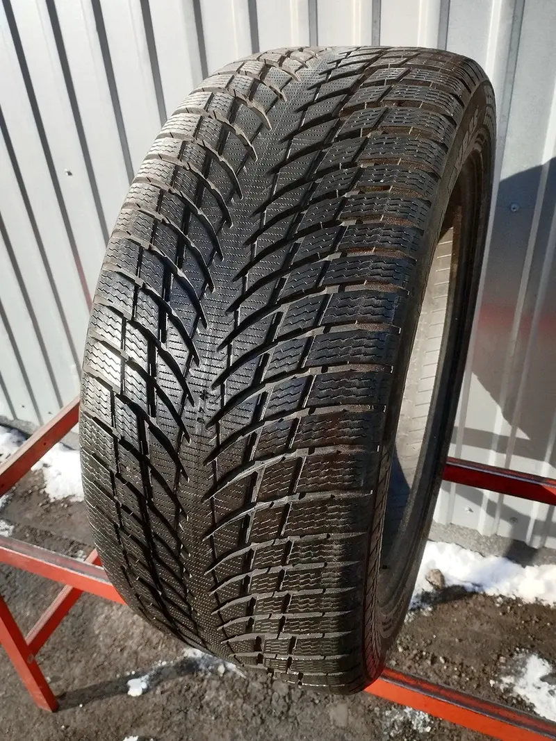 Б/у шина 255/45 R18 Nokian WR Snowproof P
