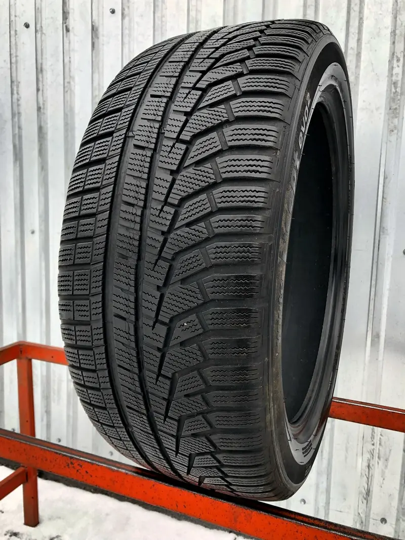 Б/у шина 255/45 R19 Hankook Winter I Cept Evo2 W320