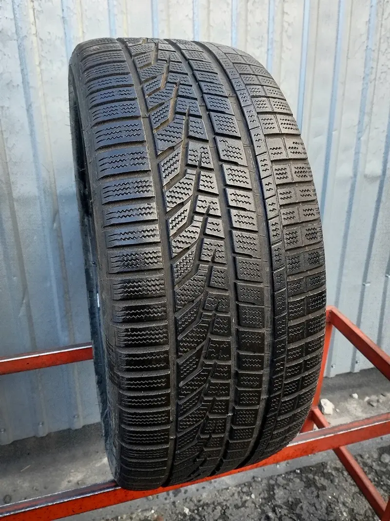 Б/у шина 255/45 R19 Hankook Winter I Cept Evo2 W320 RunFlat
