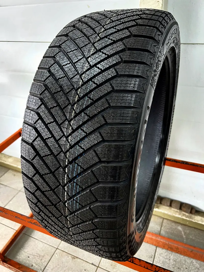 Новая шина 255/45 R20 Continental ContiVikingContact 8