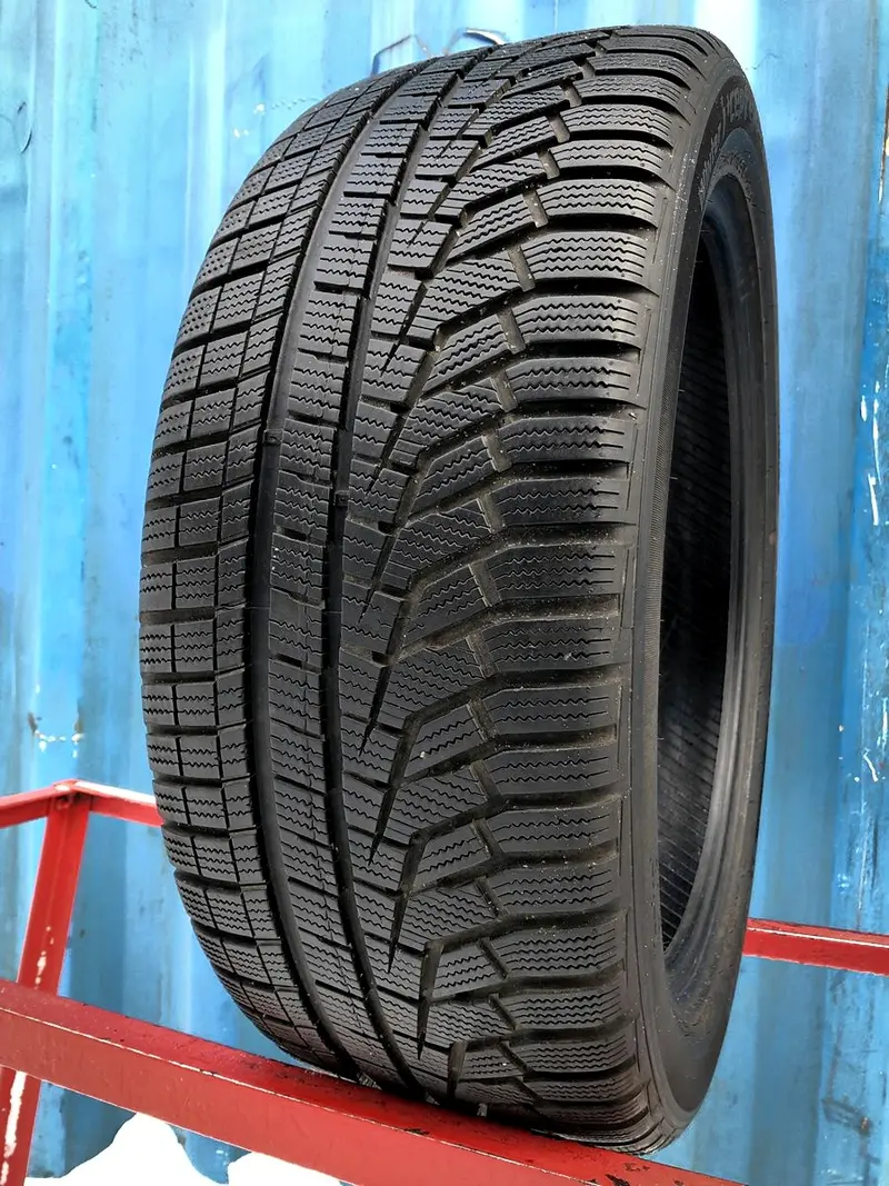 Б/у шина 255/45 R20 Hankook Winter I Cept Evo2 W320, фото 1