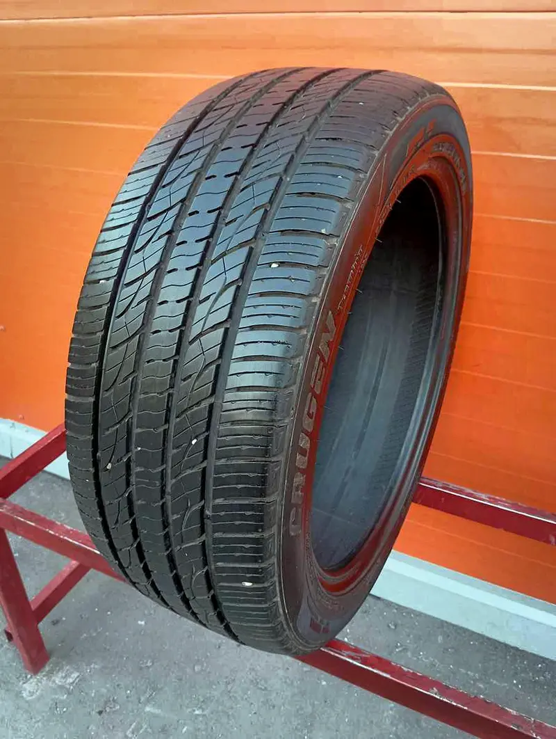 Б/у шина 255/45 R20 Kumho Crugen Premium KL33