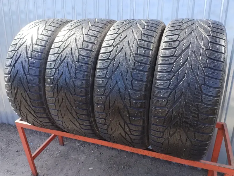 Комплект б/у шин 255/45 R20 Nokian Hakkapeliitta R2 SUV