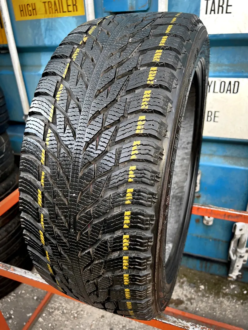 Б/у шина 255/45 R20 Nokian Hakkapeliitta R3 SUV