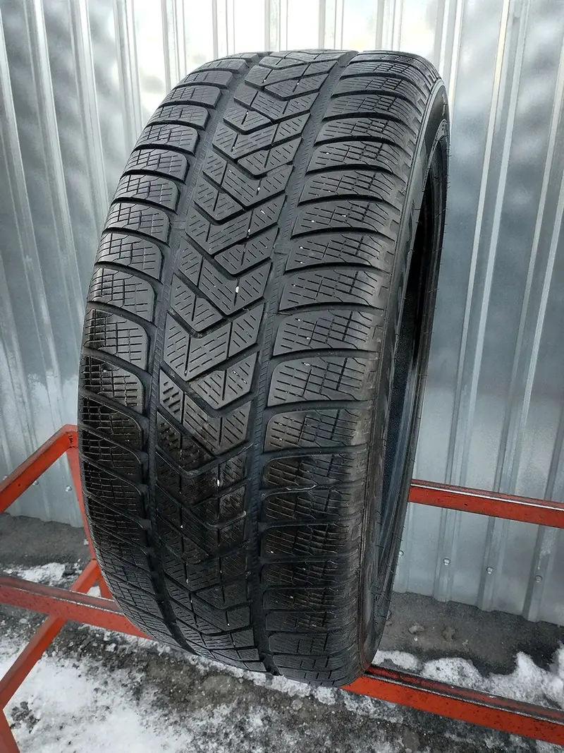 Б/у шина 255/45 R20 Pirelli Scorpion Winter
