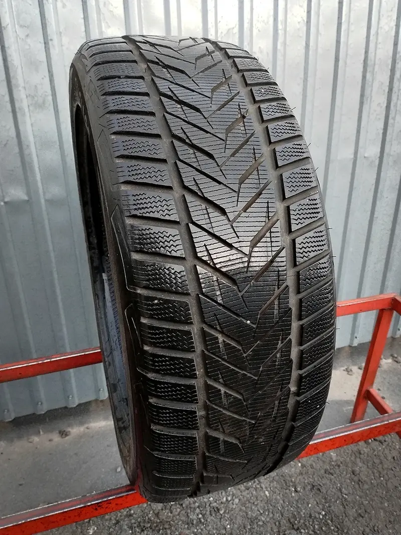 Б/у шина 255/45 R20 Vredestein Wintrac Xtreme S