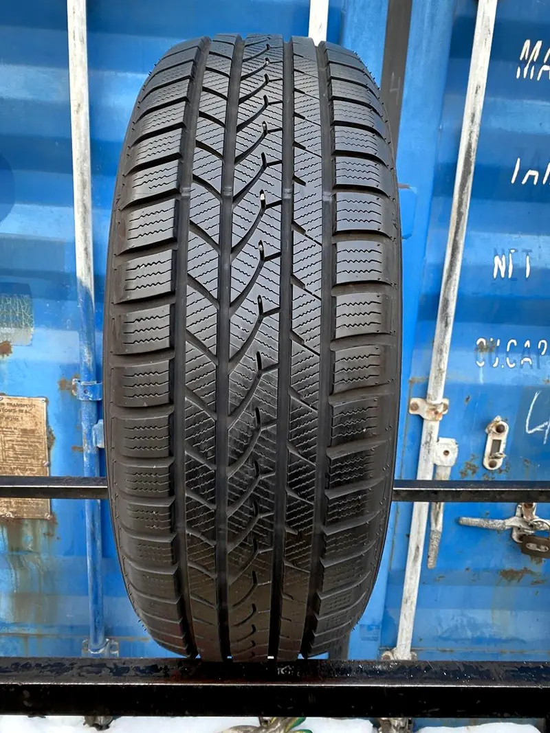 Б/у шина 255/50 R19 Falken Eurowinter HS-439