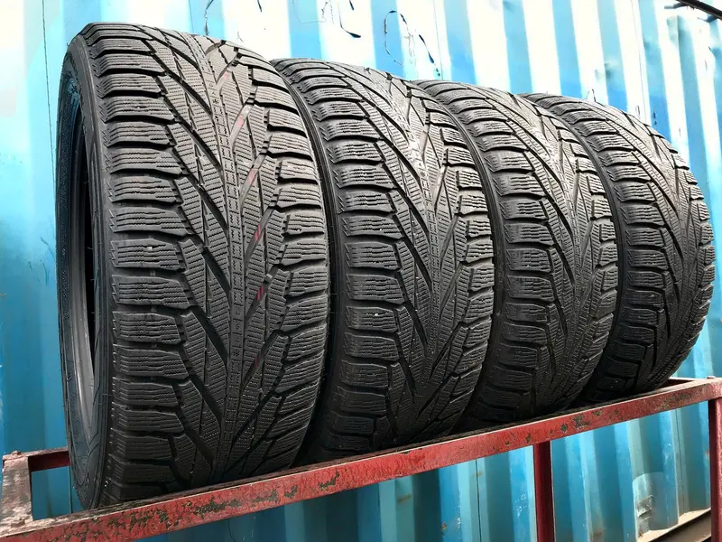 Комплект б/у шин 255/50 R19 Nokian Hakkapeliitta R2 SUV RunFlat