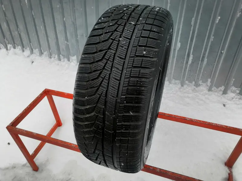 Б/у шина 255/55 R18 Hankook Winter I Cept Evo2 W320