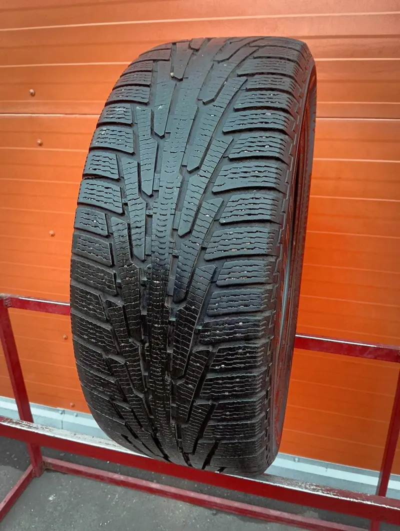 Б/у шина 255/55 R18 Nokian Hakkapeliitta R SUV