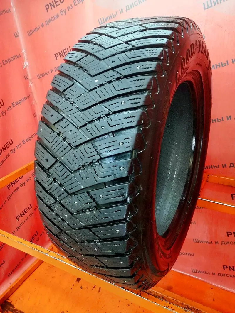 Б/у шина 255/60 R18 Goodyear Ultra Grip Ice Arctic SUV