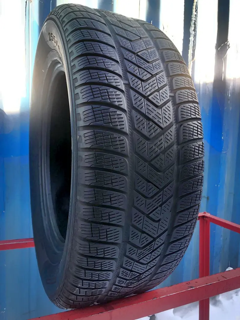 Б/у шина 255/60 R18 Pirelli Scorpion Winter, фото 1