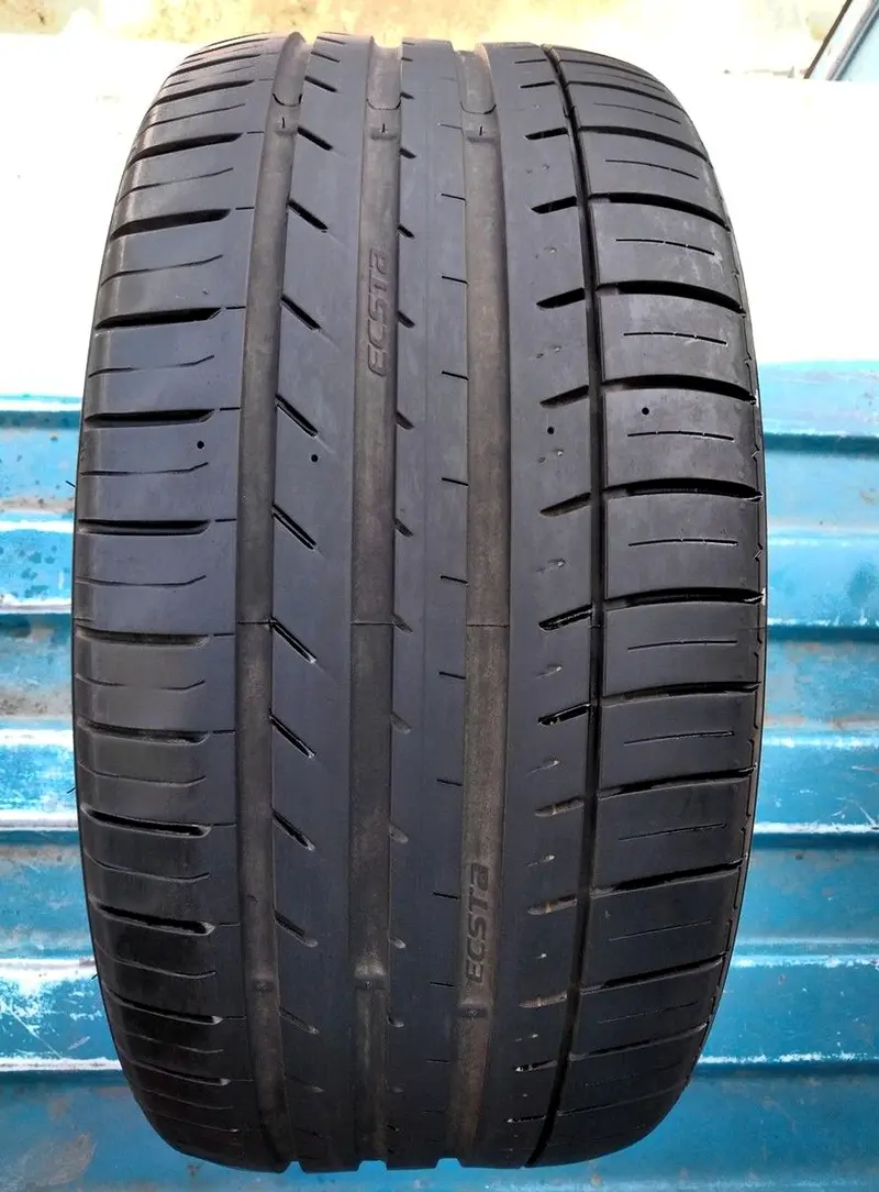 Б/у шина 265/30 R19 Kumho Ecsta Le Sport KU39