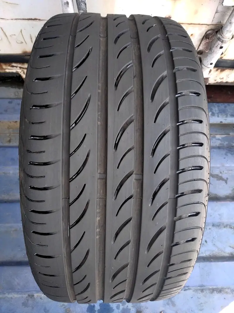 Б/у шина 265/30 R19 Pirelli P Zero Nero GT