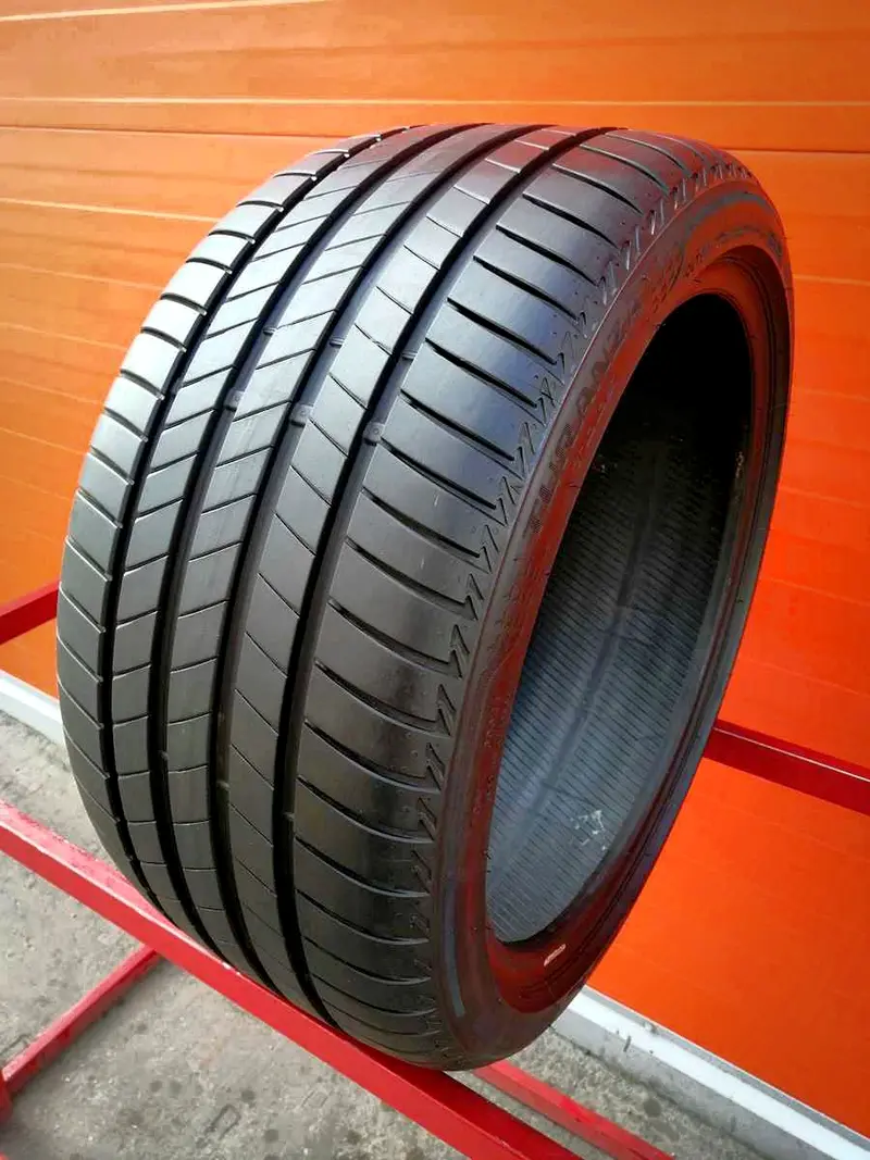 Б/у шина 265/35 R18 Bridgestone Turanza T005